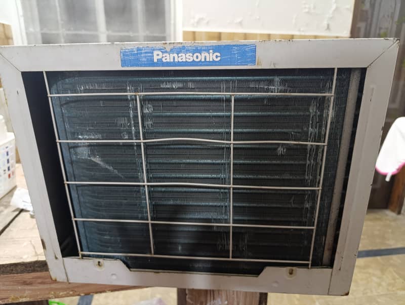 Window AC 0.75 ton Good Condition 1