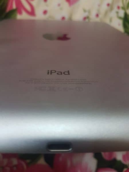 APPLE IPAD 4TH GENERATION 5