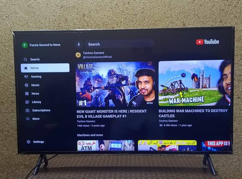 Samsung Smart TV 43 inches condition 10 by 10 0