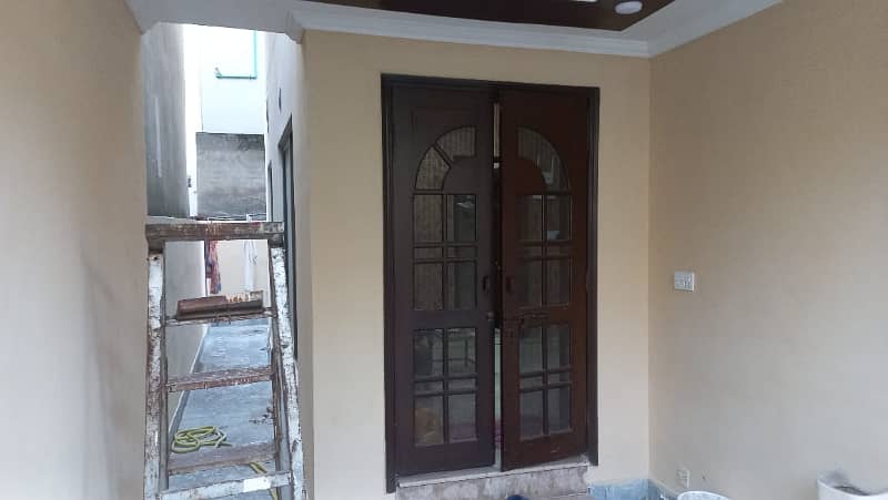 5 MARLA EXCELLENT GOOD CONDITION NEW IDEAL LOCATION GOOD HOUSE FOR SALE IN UMAR BLOCK BAHRIA TOWN LAHORE 2