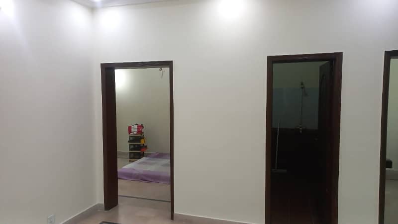 5 MARLA EXCELLENT GOOD CONDITION NEW IDEAL LOCATION GOOD HOUSE FOR SALE IN UMAR BLOCK BAHRIA TOWN LAHORE 3