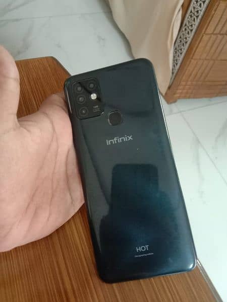 Infinix hot 10 good condition one hand use mobile 4