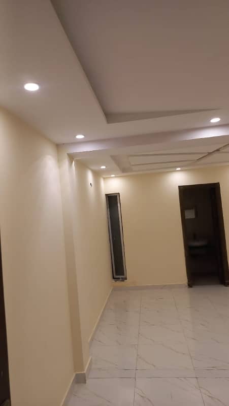 STUDIO BRAND NEW EXCELLENT GOOD LUXURY IDEAL FLAT FOR Sale IN IDEAL LOCATION BAHRIA TOWN LAHORE 1