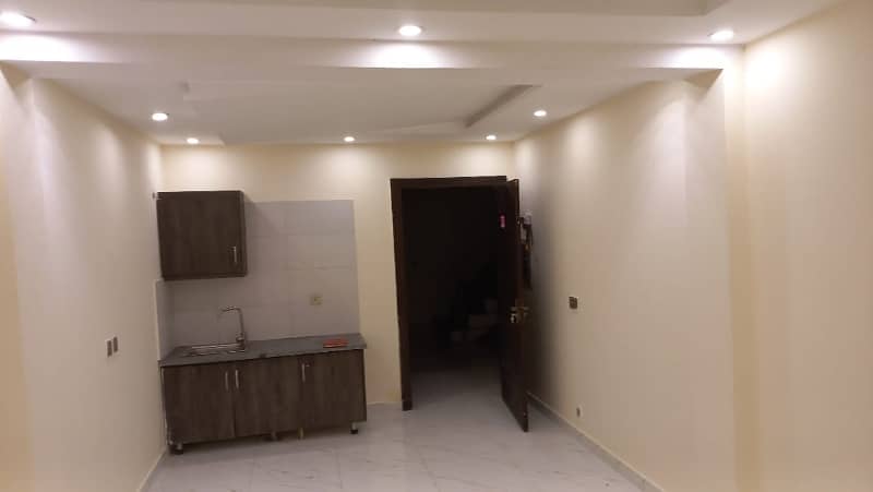 STUDIO BRAND NEW EXCELLENT GOOD LUXURY IDEAL FLAT FOR Sale IN IDEAL LOCATION BAHRIA TOWN LAHORE 6