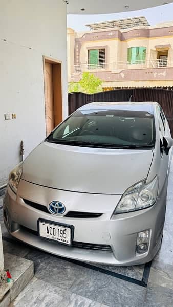 Toyota Prius 2011 1