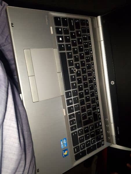 HP Elitebook 8560 0