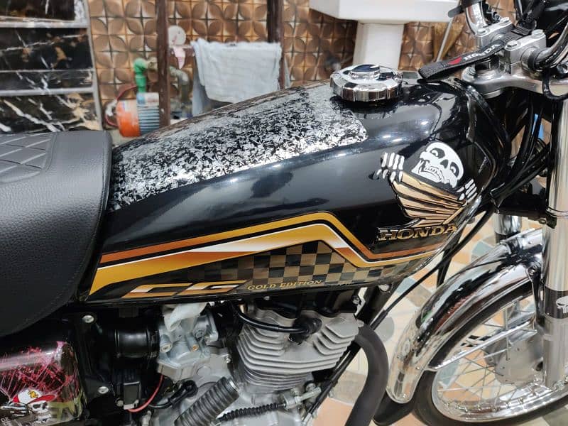 honda 125 gold edition condition 10/10 18