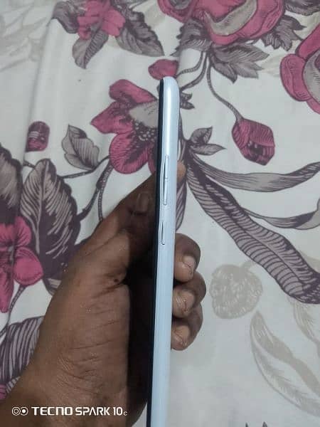 Tecno spark 4/64 condition 10/10 5