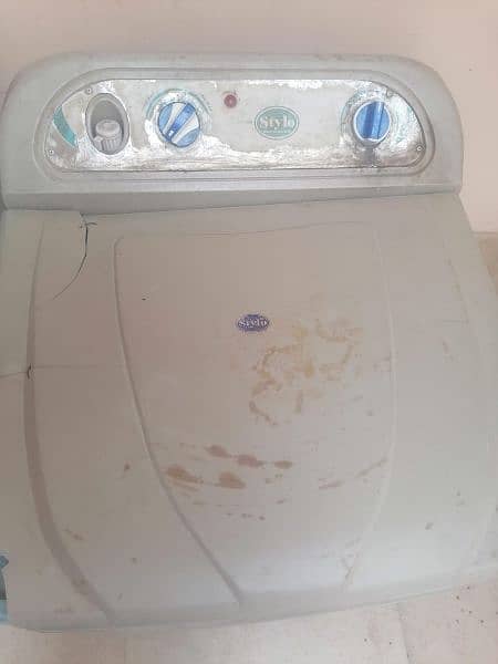 Stylo washing machine in good condition 3