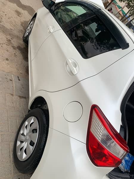 Toyota Vitz 2018/2021 purl white 6