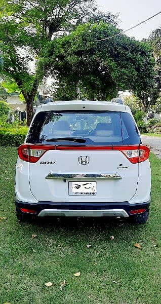 Honda BR-V S pakig 2017 model 2nd owner 6