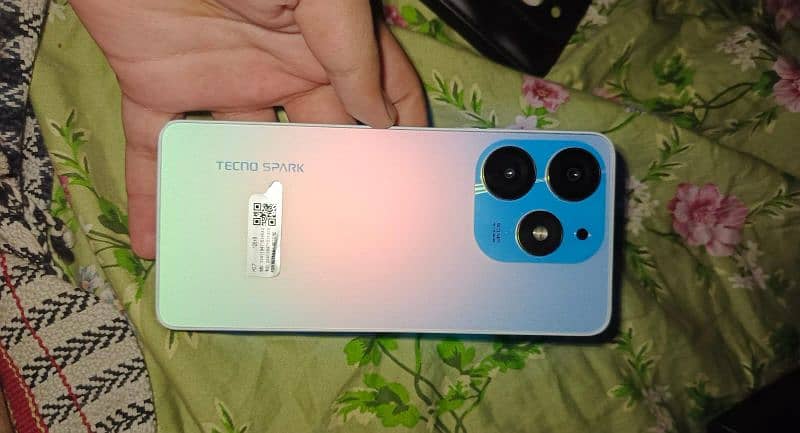 Tecno spark 10 4