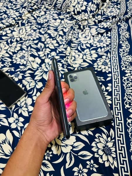 iPhone 11 Pro Max 256 gb 4