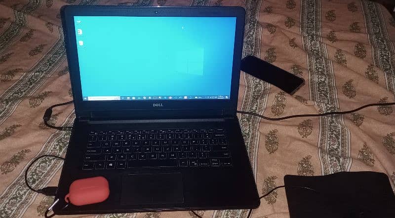 7th generation laptop in good condition 0