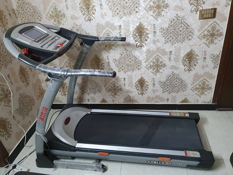 treadmill Apollo Air10 model urgent for sale 3