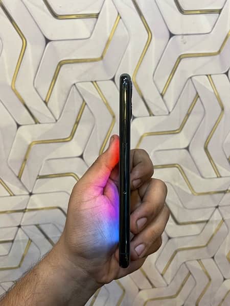 Iphone 11 Pro (PTA APPROVED) 3