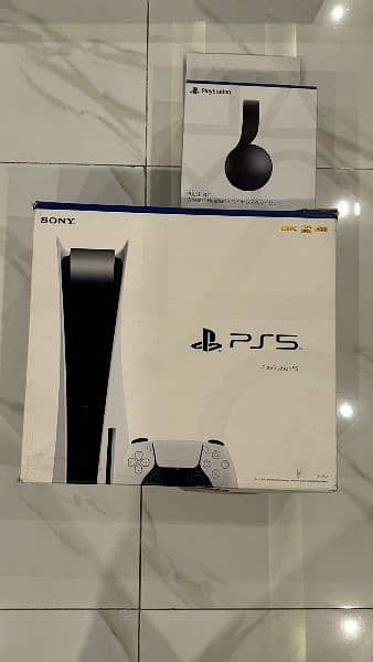 PlayStation Ps5 with headset 2