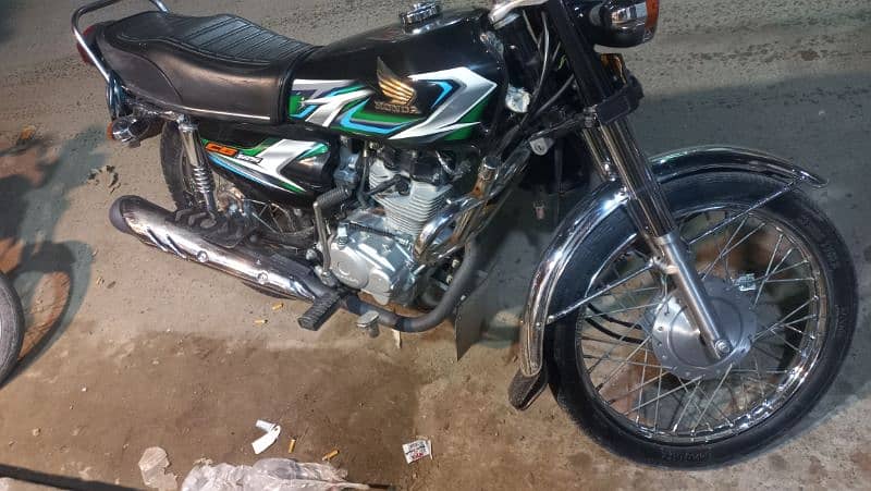 Honda 125 Black model 2023 1