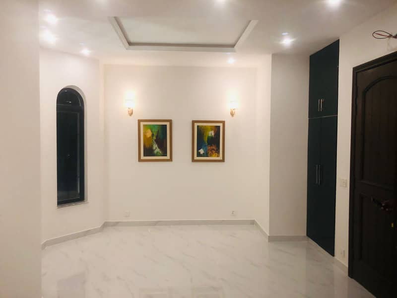 10 Marla Like Brand New House For Rent Bahria Town Lahore Prime Location 8