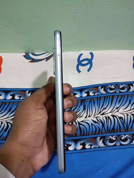 Vivo Y20 4gb 64gb all ok 10 by 8 condition pta approved 1