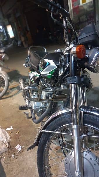 Honda 125 Black 2023 11