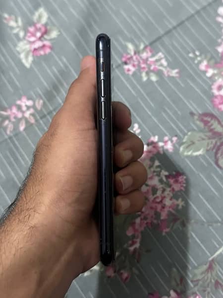 iphone 11 pro (pta approved) 2