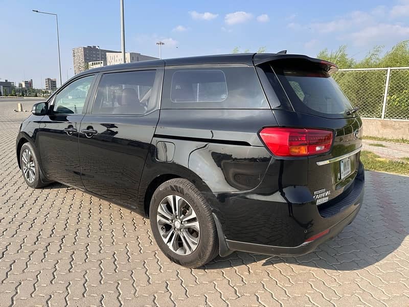 KIA Grand Carnival 2018 17