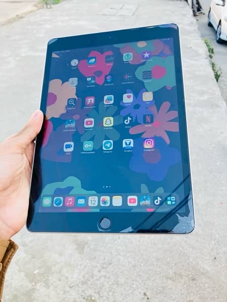 ipad 9th generation 64gb complete box 4