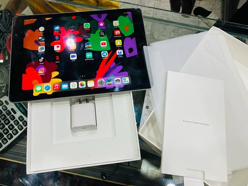 ipad 9th generation 64gb complete box 10