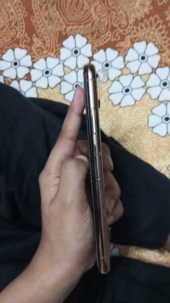 iphone xs 64 gb  non pta fu 3