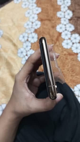 iphone xs 64 gb  non pta fu 4