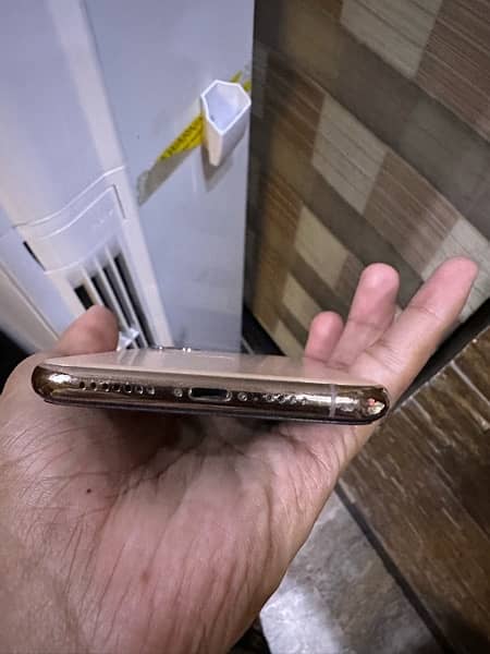 iphone 11 pro max 64 gb  PTA approved 2