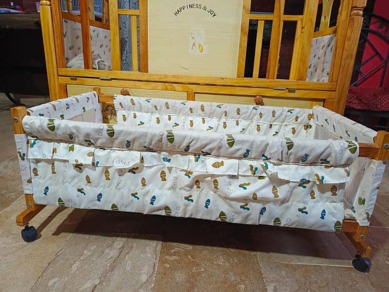 Baby code wooden double bed. 2