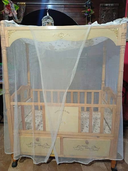 Baby code wooden double bed. 4