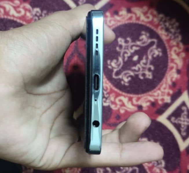 Infinix hot 40 full lush condition 3