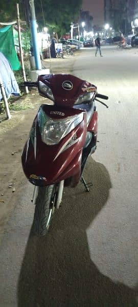 All papers clear 
United 
100 CC hai
2017 model
Demand 180k 4