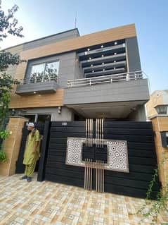 5 Marla Like A Brand New House For Rent Bahria Town Lahore Prime Location 0