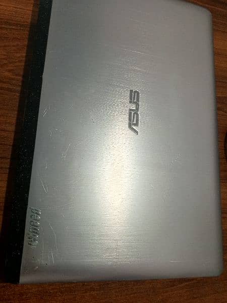 Asus notebook 13" size core i3 3rd Gen, 4gb, 250gb hard drive 1