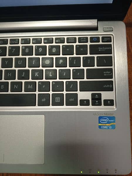 Asus notebook 13" size core i3 3rd Gen, 4gb, 250gb hard drive 3