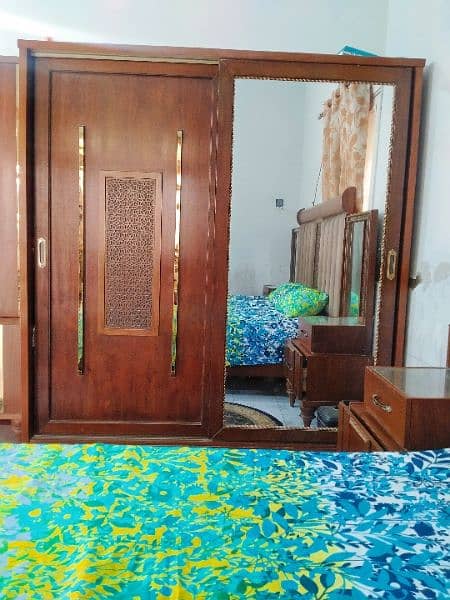 Wooden complete bedroom set for sell 2