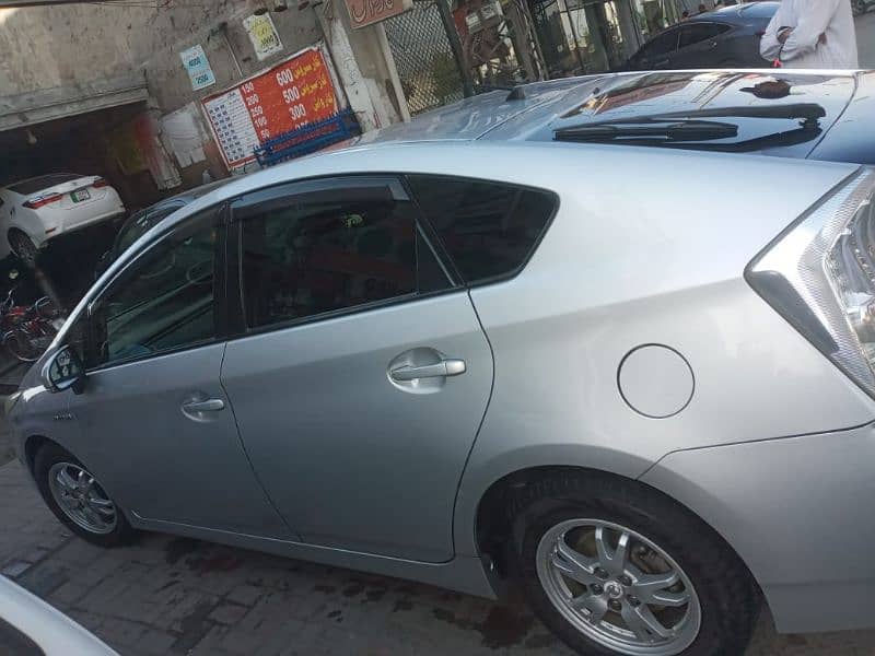 Toyota Prius 2014 4