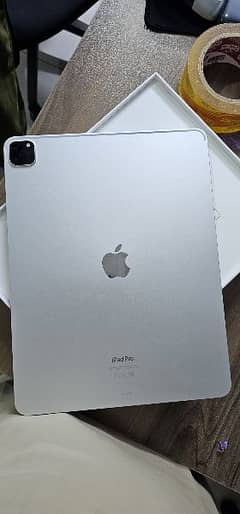 iPad Pro M2 Chip 12.9" 256Gb Silver Wifi Just 1 Month Used