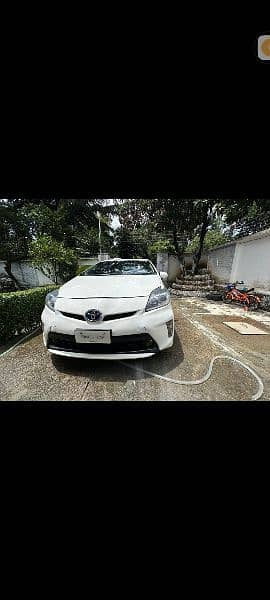 Toyota Prius 2013 1