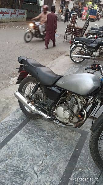 Suzuki GS 150 bike heavy bike with after market modification 0