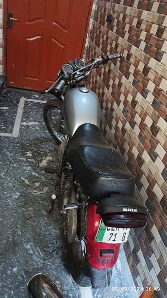 Suzuki GS 150 bike heavy bike with after market modification 2