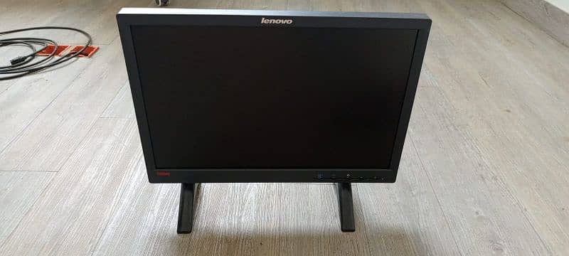 Lenovo 19 Inch LCD 0