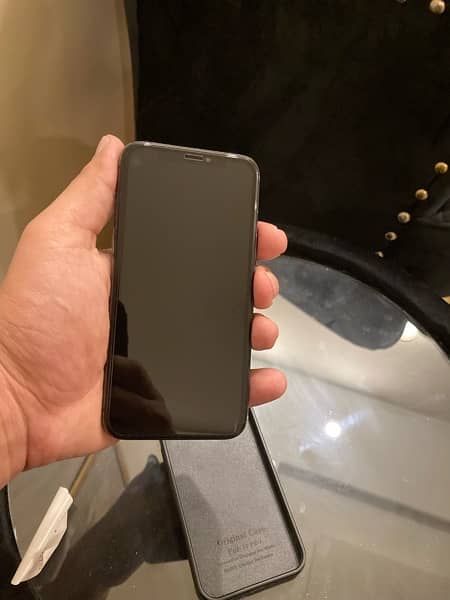 iPhone 11 Pro (factory unlock) Esim time available 5