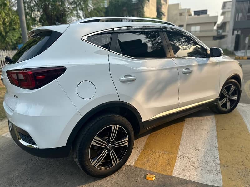 MG ZS 2021 4