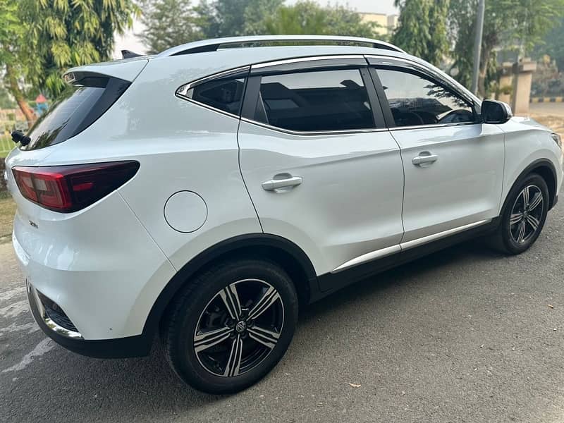 MG ZS 2021 8