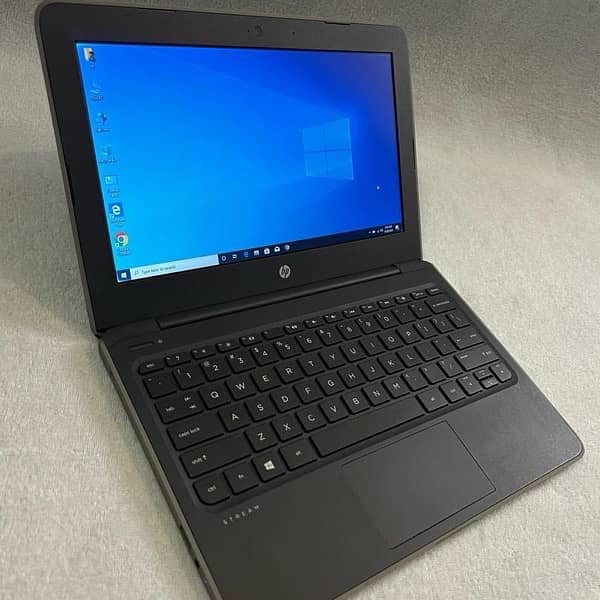 HP STREAM BOOK 4/64gb SD CARD OPTION 180 ROTATABLE 2